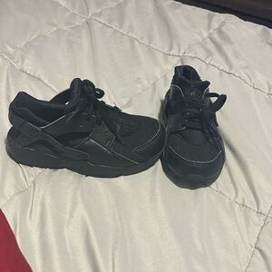 Boys size 13c Nike hurrache